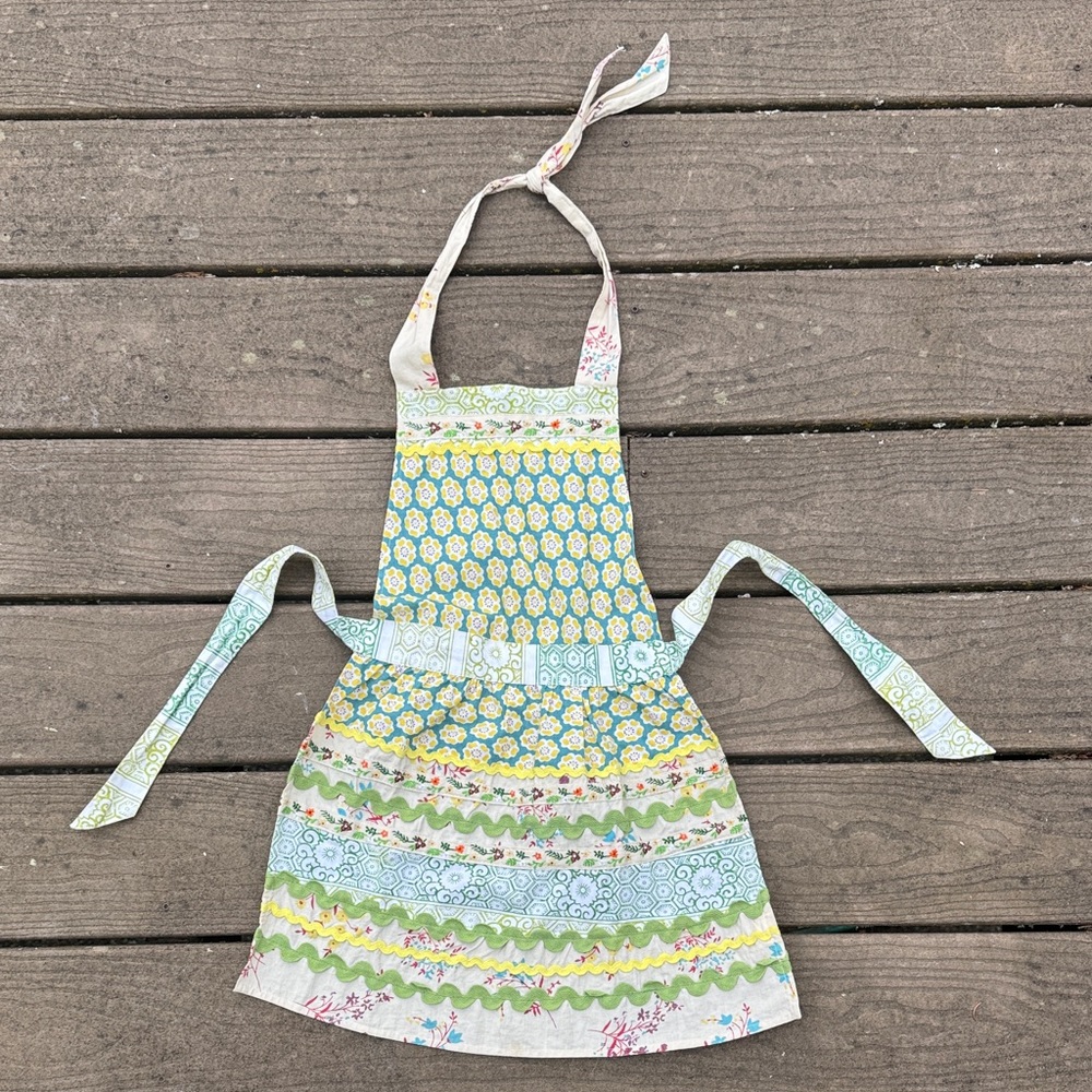 Anthropologie Kid’s Embroidered Floral Classic Apron